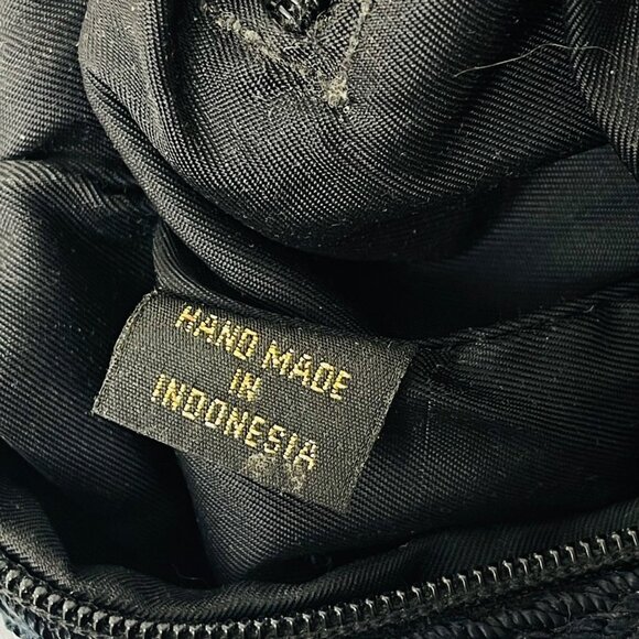 The Sak Women's Crochet Shoulder Bag Flap Top Hippie Boho Beach Travel - Picture 6 of 10